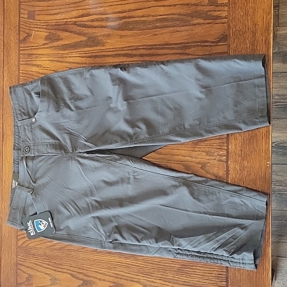 NWT Women's Kuhl Capris